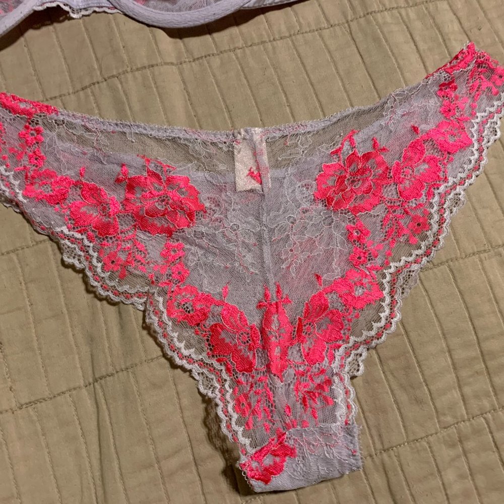 Victoria's Secret Unlined Pink and Lavender 34DD Demi Bra and Small Panty Set - Picture 8 of 8